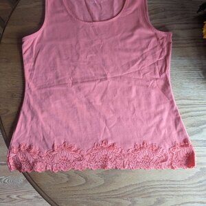 Top CORAL COLOR Coldwater Creek tank w/lace accent size medium